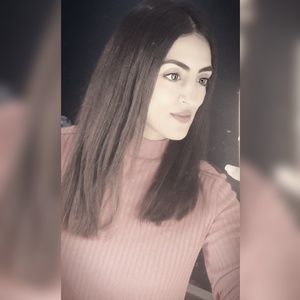 Meet your Posher, Hira